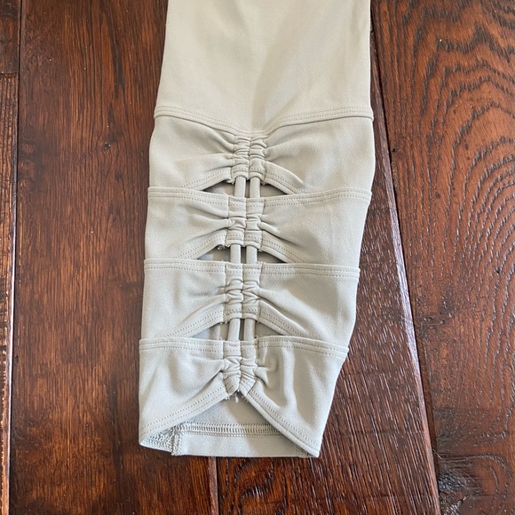Athleta Salutation Stash Pocket II Cinch 7/8 Tight size S - Picture 11 of 14